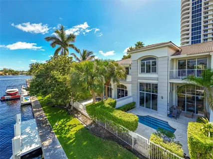 $1,990,000 | 3745 Northeast 214th Street, Unit 37, Aventura, FL 33180