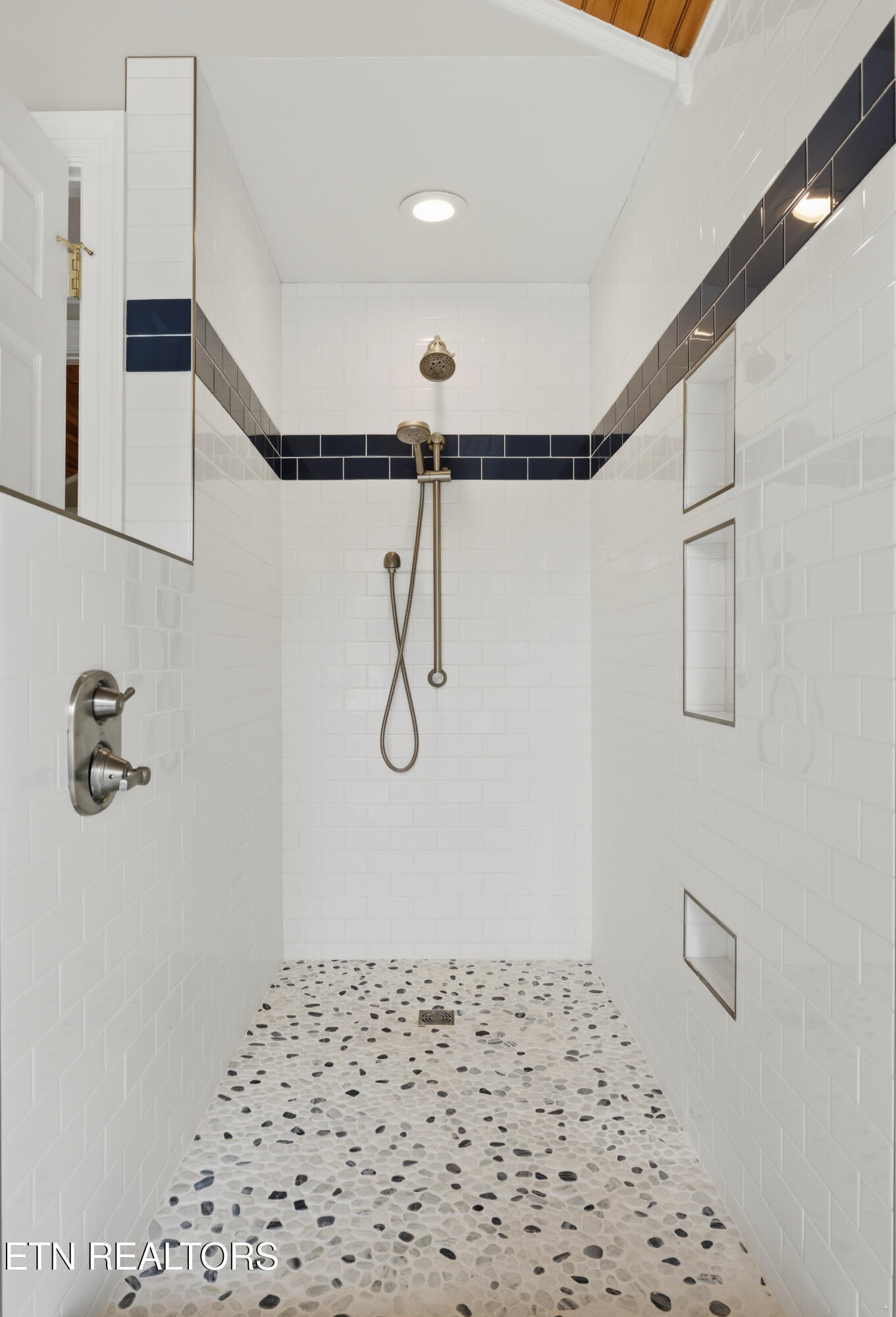 1640 Munsey Hatcher Road Seymour, TN 37865 - Photo 31 of 60 Master Shower