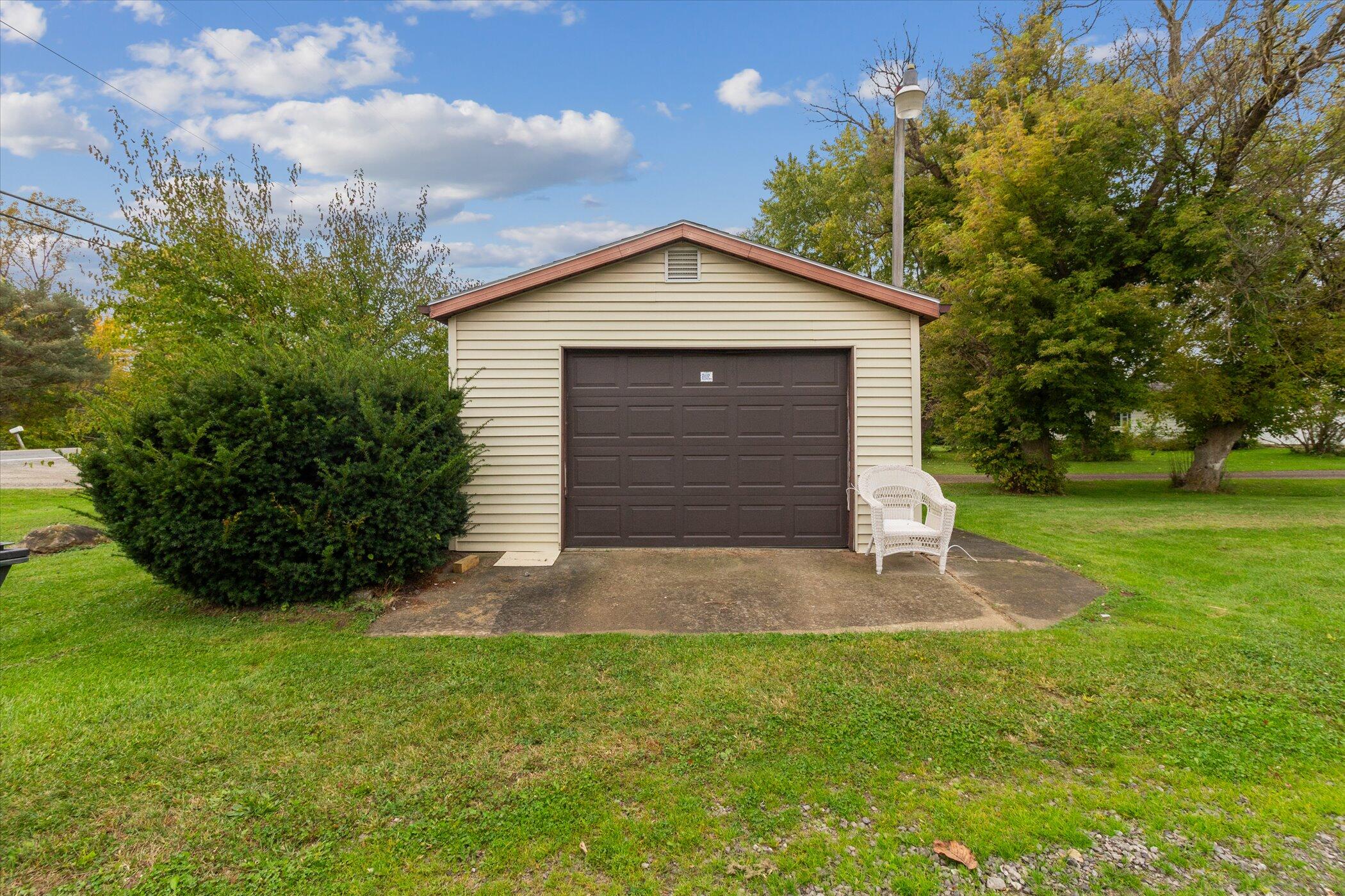 4154 West Carpenter Road Flint, MI 48504 - Photo 13 of 66 47-4154-W-Carpenter-Rd-Flint-MI-48504-Wi