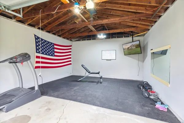 $225,000 | 4154 West Carpenter Road, Flint, MI 48504