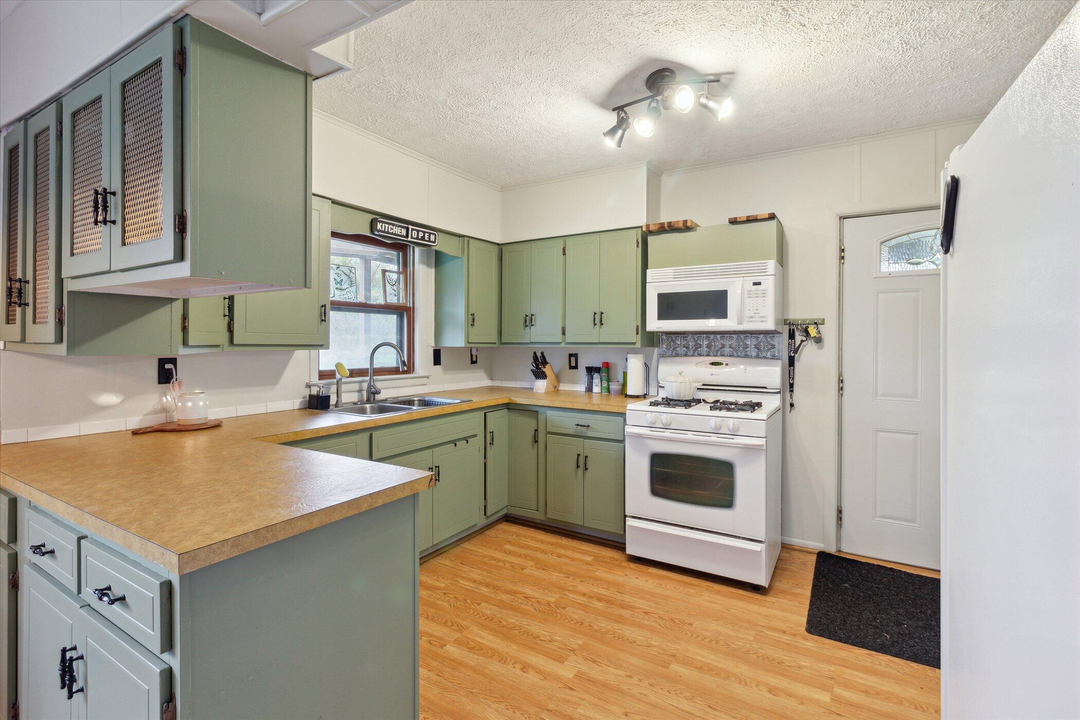 4154 West Carpenter Road Flint, MI 48504 - Photo 27 of 66 15-4154-W-Carpenter-Rd-Flint-MI-48504-Wi