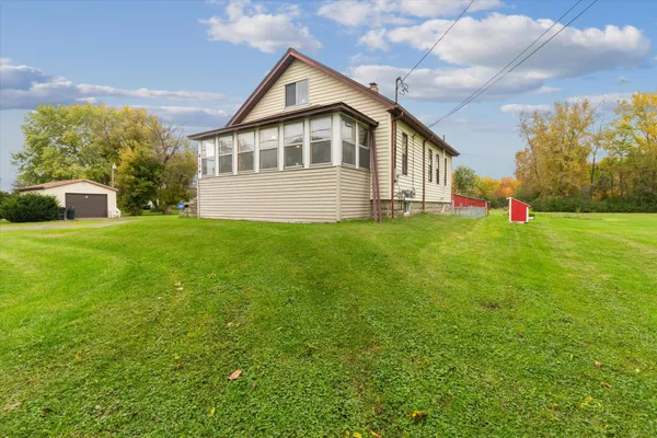 $225,000 | 4154 West Carpenter Road, Flint, MI 48504