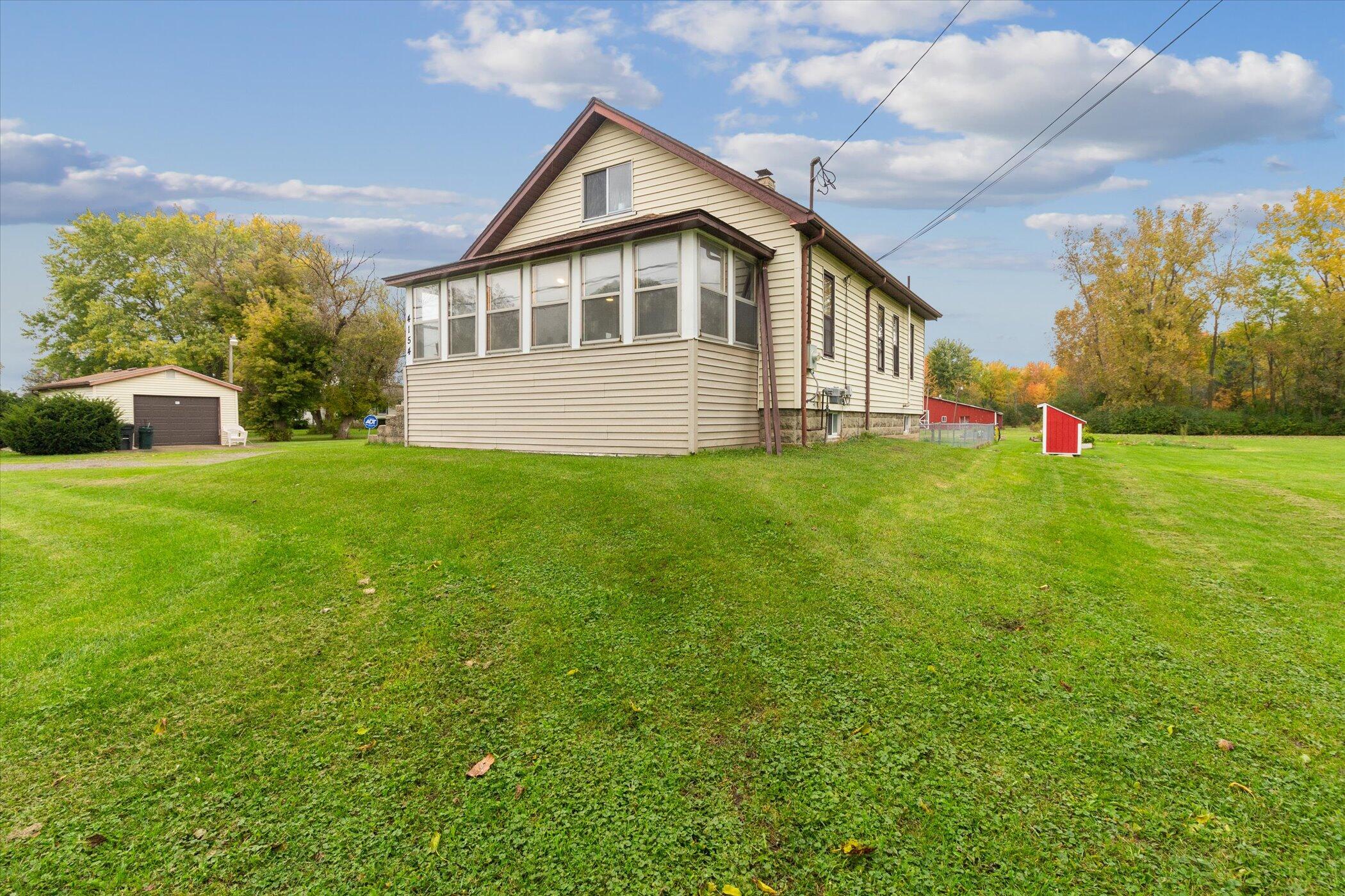 4154 West Carpenter Road Flint, MI 48504 - Photo 3 of 66 02-4154-W-Carpenter-Rd-Flint-MI-48504-Wi