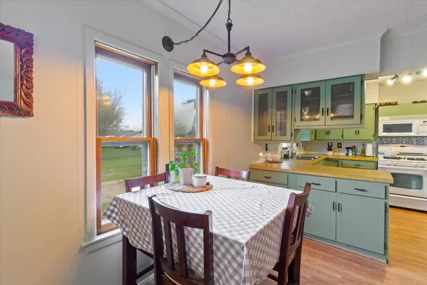 $225,000 | 4154 West Carpenter Road, Flint, MI 48504