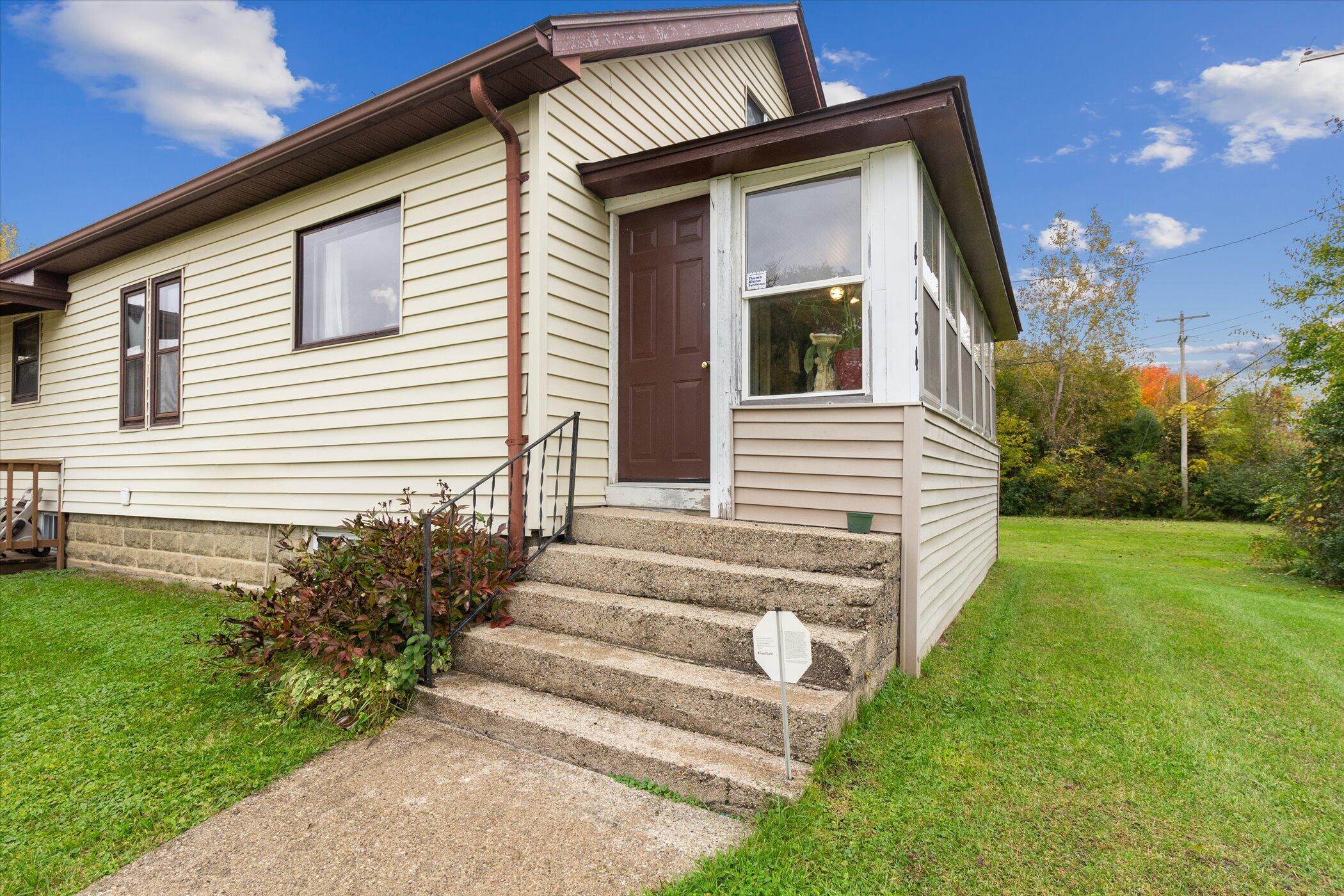 4154 West Carpenter Road Flint, MI 48504 - Photo 6 of 66 05-4154-W-Carpenter-Rd-Flint-MI-48504-Wi