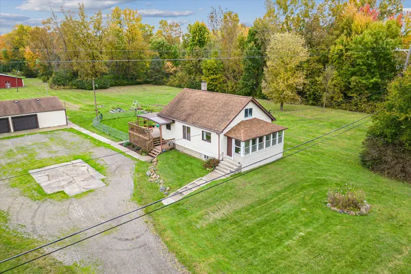 $225,000 | 4154 West Carpenter Road, Flint, MI 48504