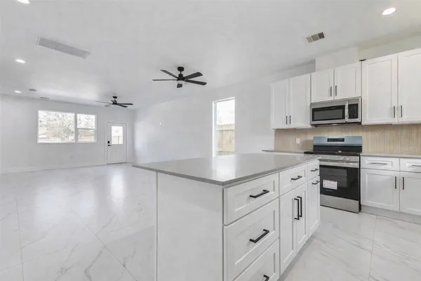 $1,875 | 5912 Mayle Street, Unit A, Houston, TX 77016