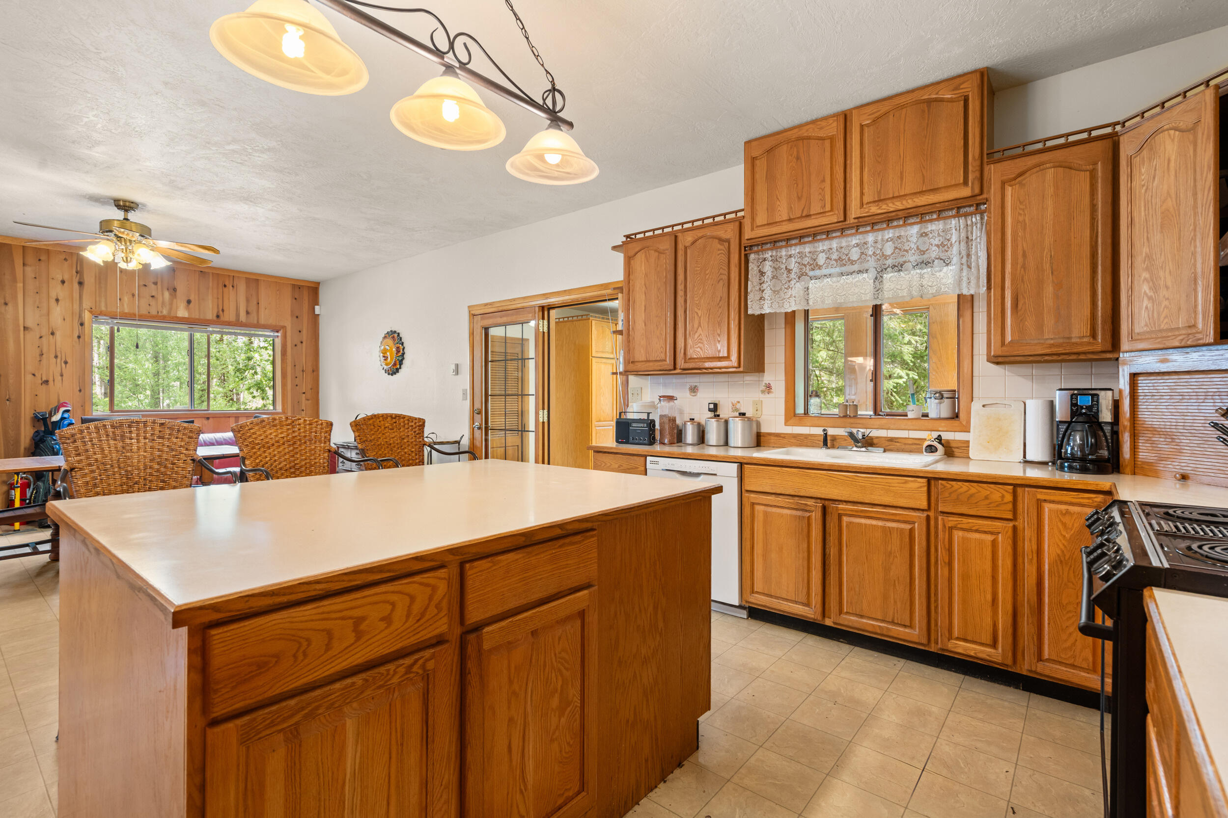 4046 Little Applegate Road Jacksonville, OR 97530 - Photo 17 of 65 33_ 4046 little applegate rd-32