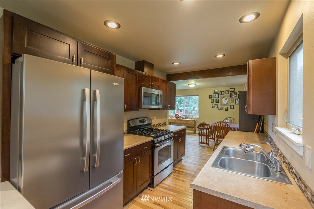8441 Delta Line Road Custer, WA 98240 - Photo 4 of 24