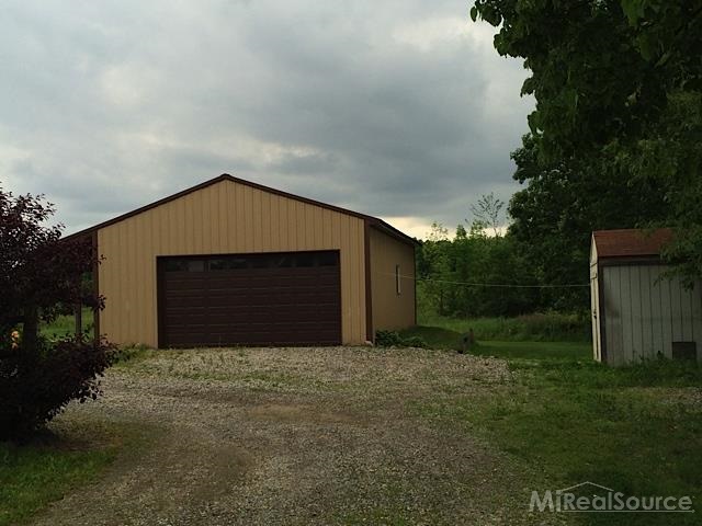 985 Braidwood Road Memphis, MI 48041 - Photo 14 of 15 31198669-13.JPG