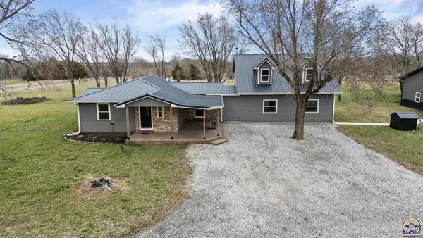 $575,000 | 3139 East 293rd Street, Melvern, KS 66510