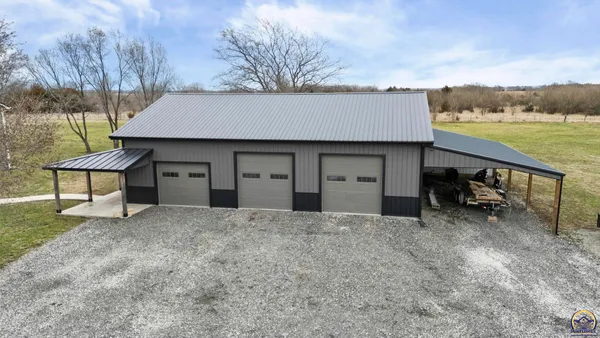 $575,000 | 3139 East 293rd Street, Melvern, KS 66510