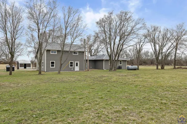 $575,000 | 3139 East 293rd Street, Melvern, KS 66510