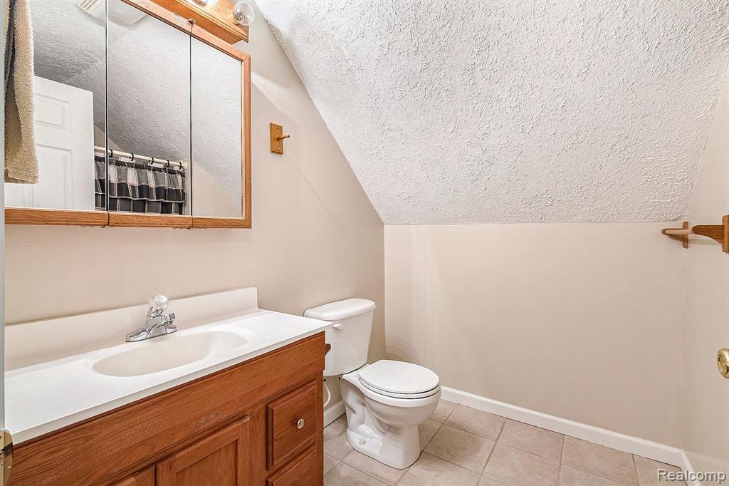 13599 South Horrell Road Fenton, MI 48430 - Photo 16 of 31