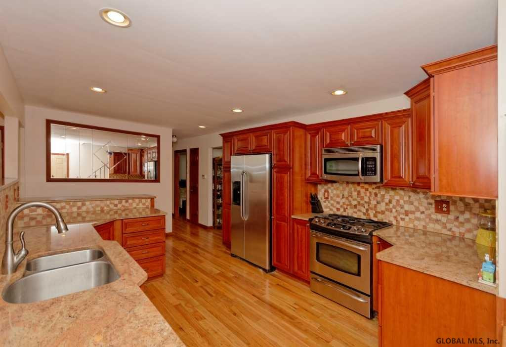29 Newell Road Rotterdam, NY 12306 - Photo 8 of 24 Photo 8