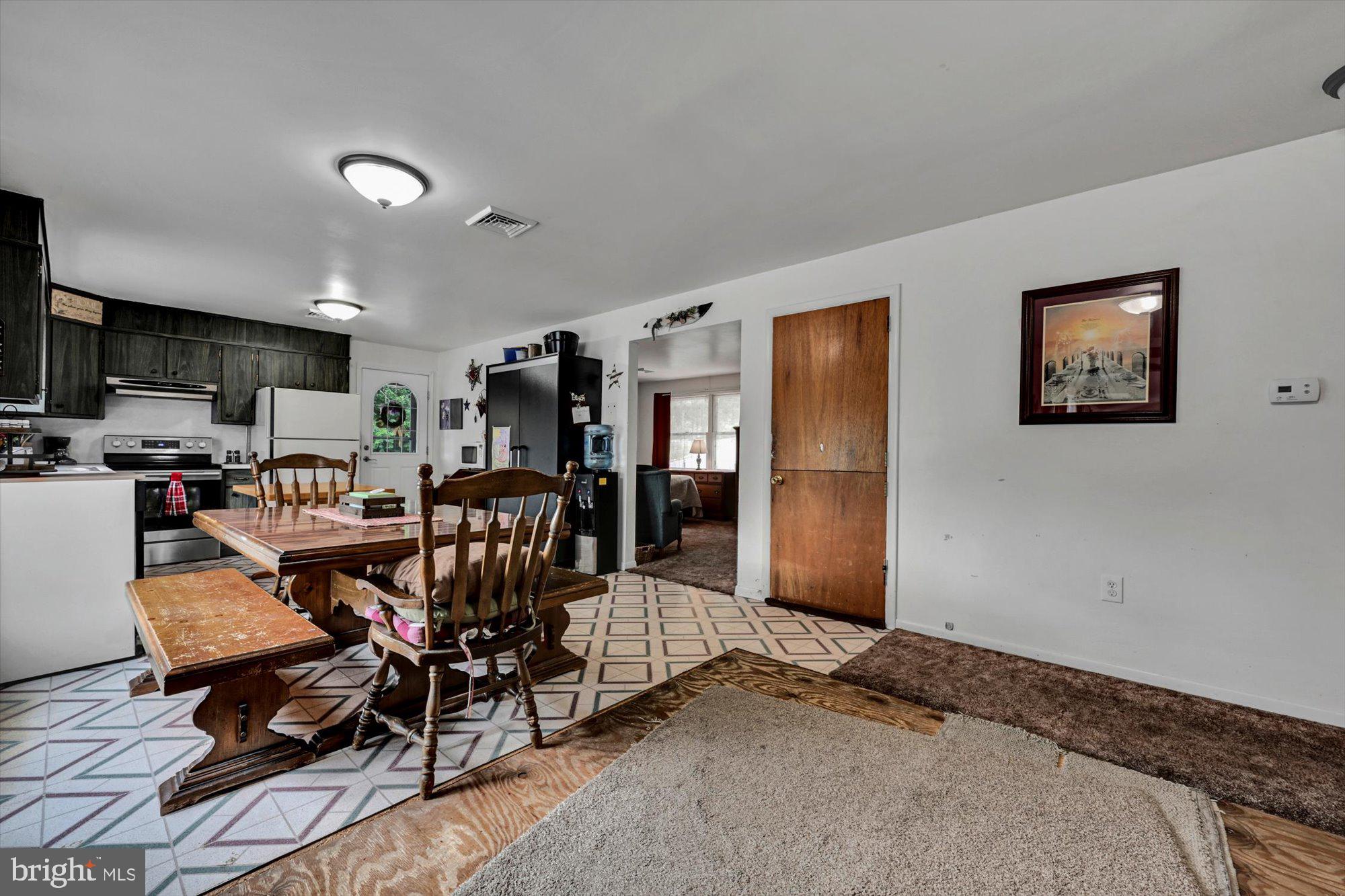 239 Ridge Avenue Ephrata, PA 17522 - Photo 8 of 27 V2