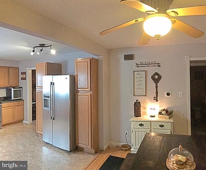 108 Rutgers Road Pennsville, NJ 08070 - Photo 11 of 35 Kitchen and Dining