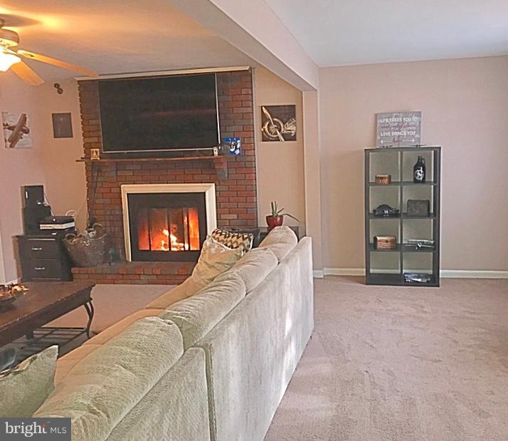 108 Rutgers Road Pennsville, NJ 08070 - Photo 3 of 35 Living Room