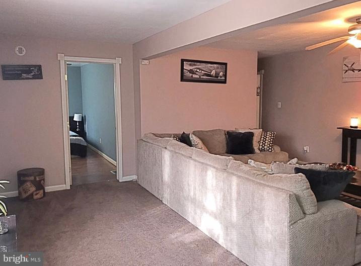108 Rutgers Road Pennsville, NJ 08070 - Photo 24 of 35 Living Room