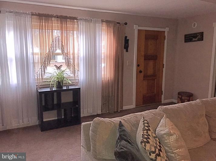 108 Rutgers Road Pennsville, NJ 08070 - Photo 6 of 35 Living Room