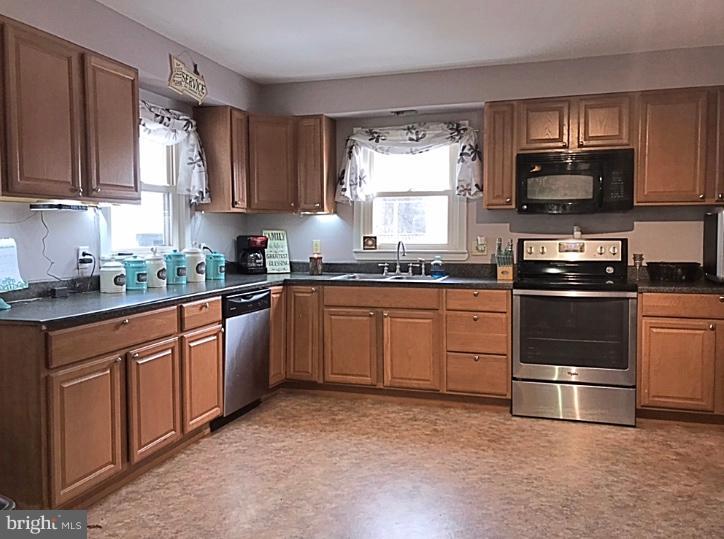 108 Rutgers Road Pennsville, NJ 08070 - Photo 7 of 35 Kitchen
