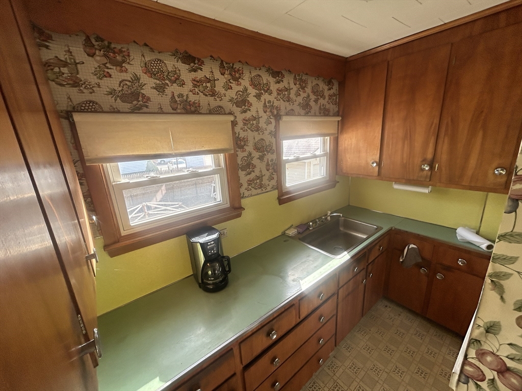 6 Lillian Road Quincy, MA 02170 - Photo 13 of 28 Gallery Image 13