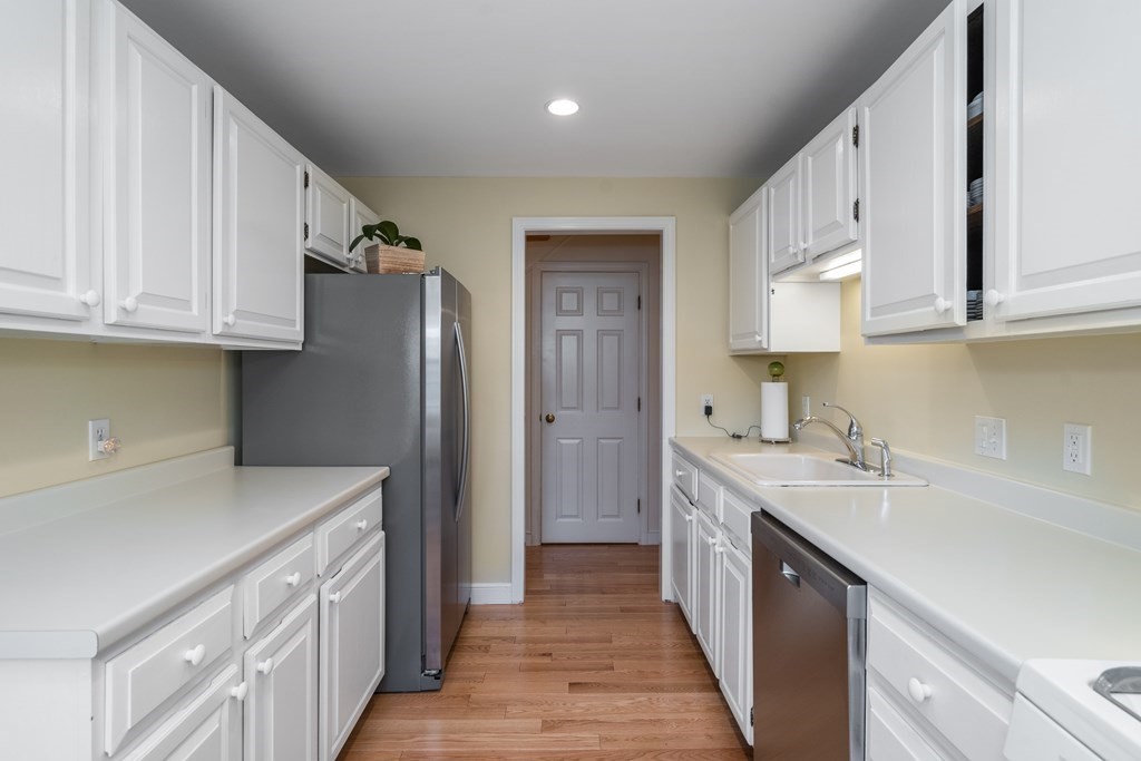 143 East Street, Unit 143 Lexington, MA 02420 - Photo 13 of 42