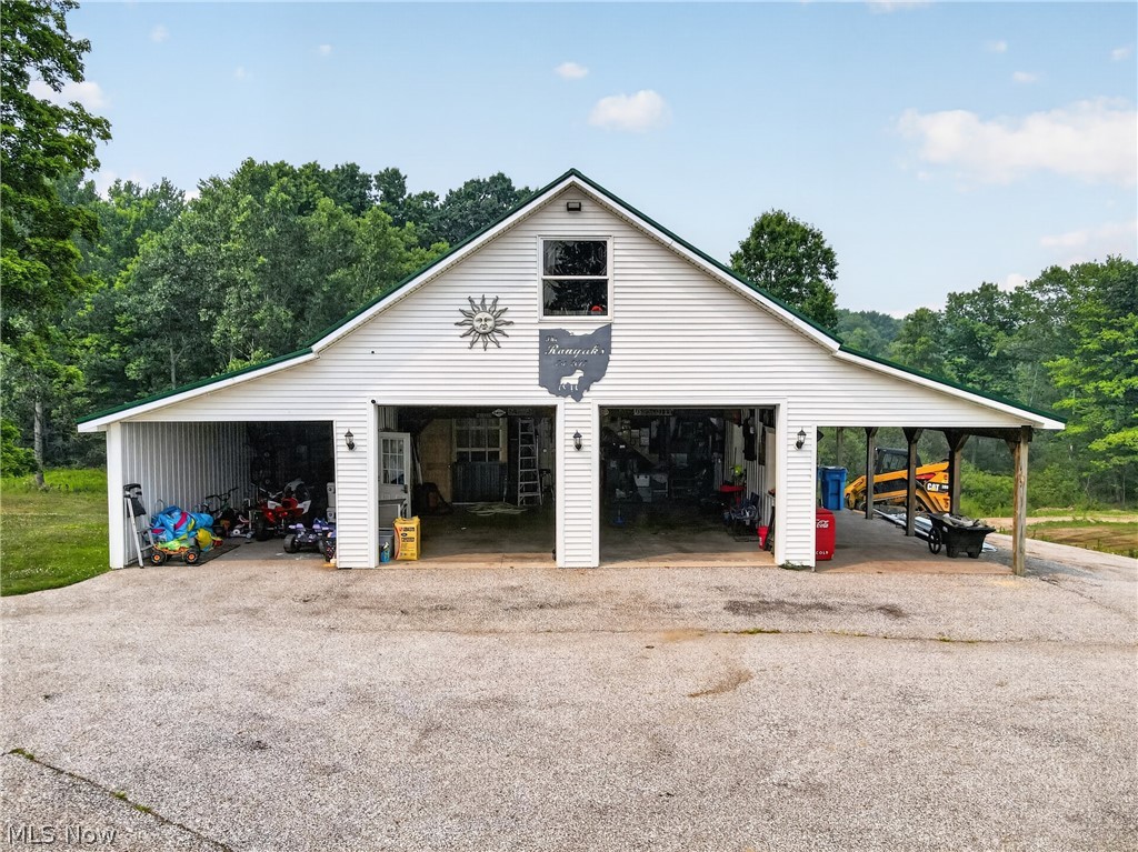 13166 Butternut Road Burton, OH 44021 - Photo 5 of 49