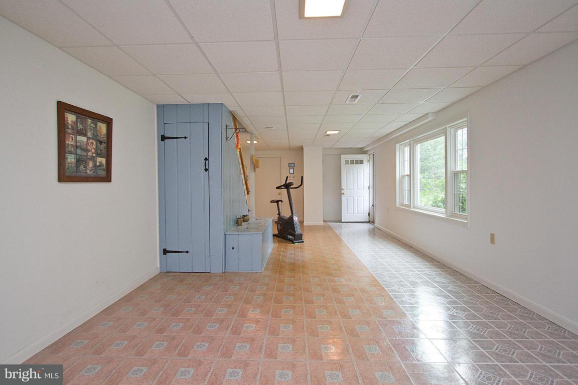 1029 Preston Road Lancaster, PA 17601 - Photo 37 of 44