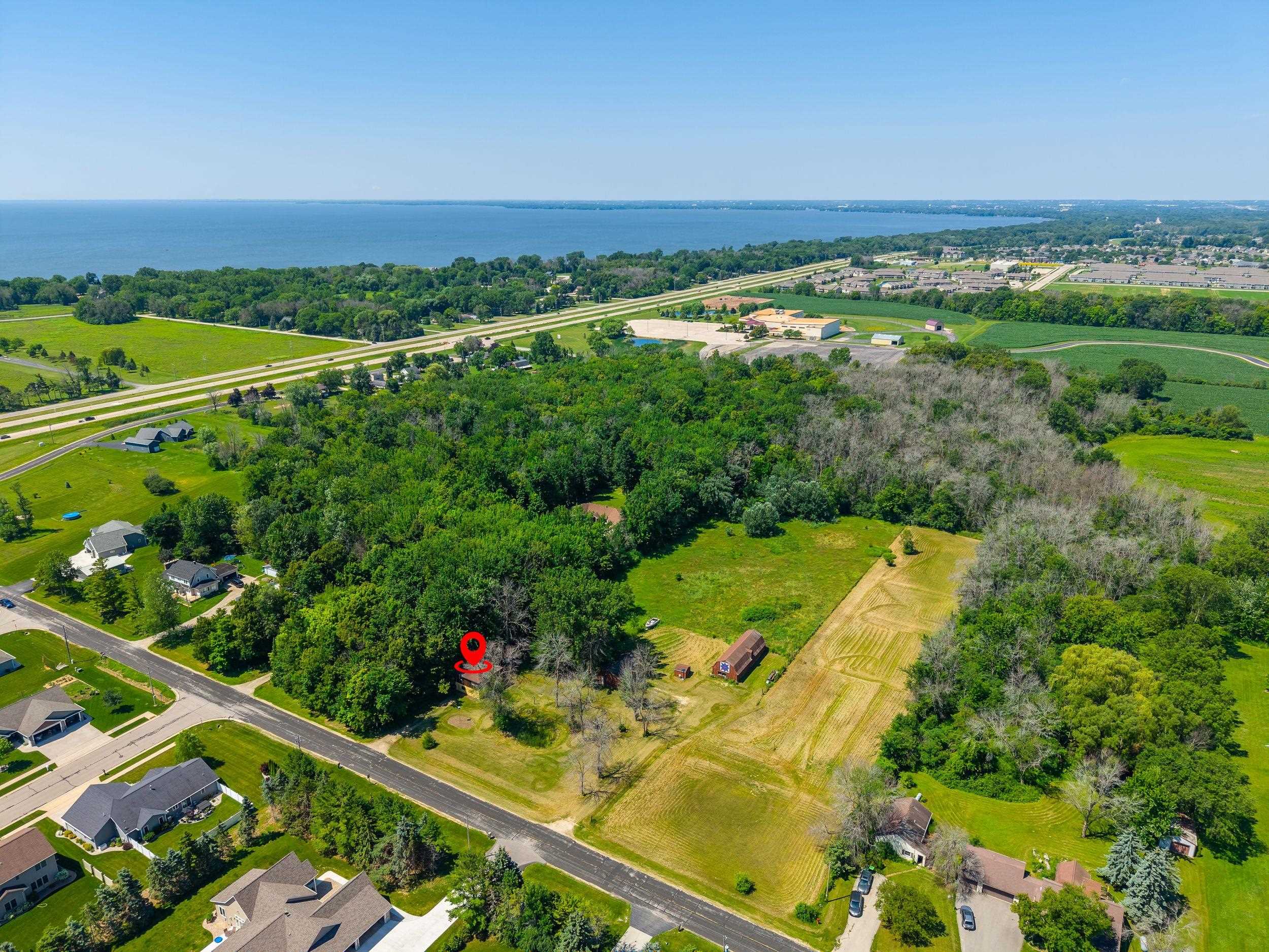 N8801 South Coop Road Menasha, WI 54952 - Photo 7 of 21