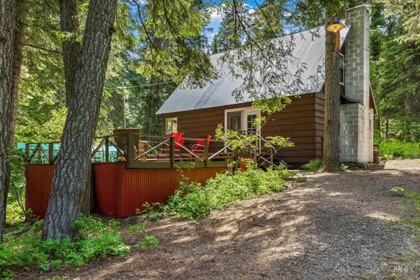 $699,999 | 995 Cedar Crest Drive, McCall, ID 83638