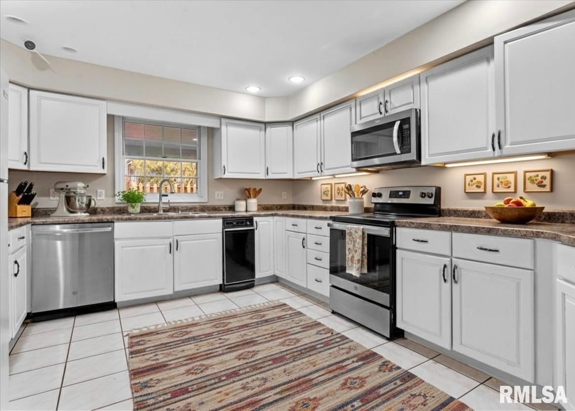 3305 Collingwood Drive Springfield, IL 62711 - Photo 12 of 38