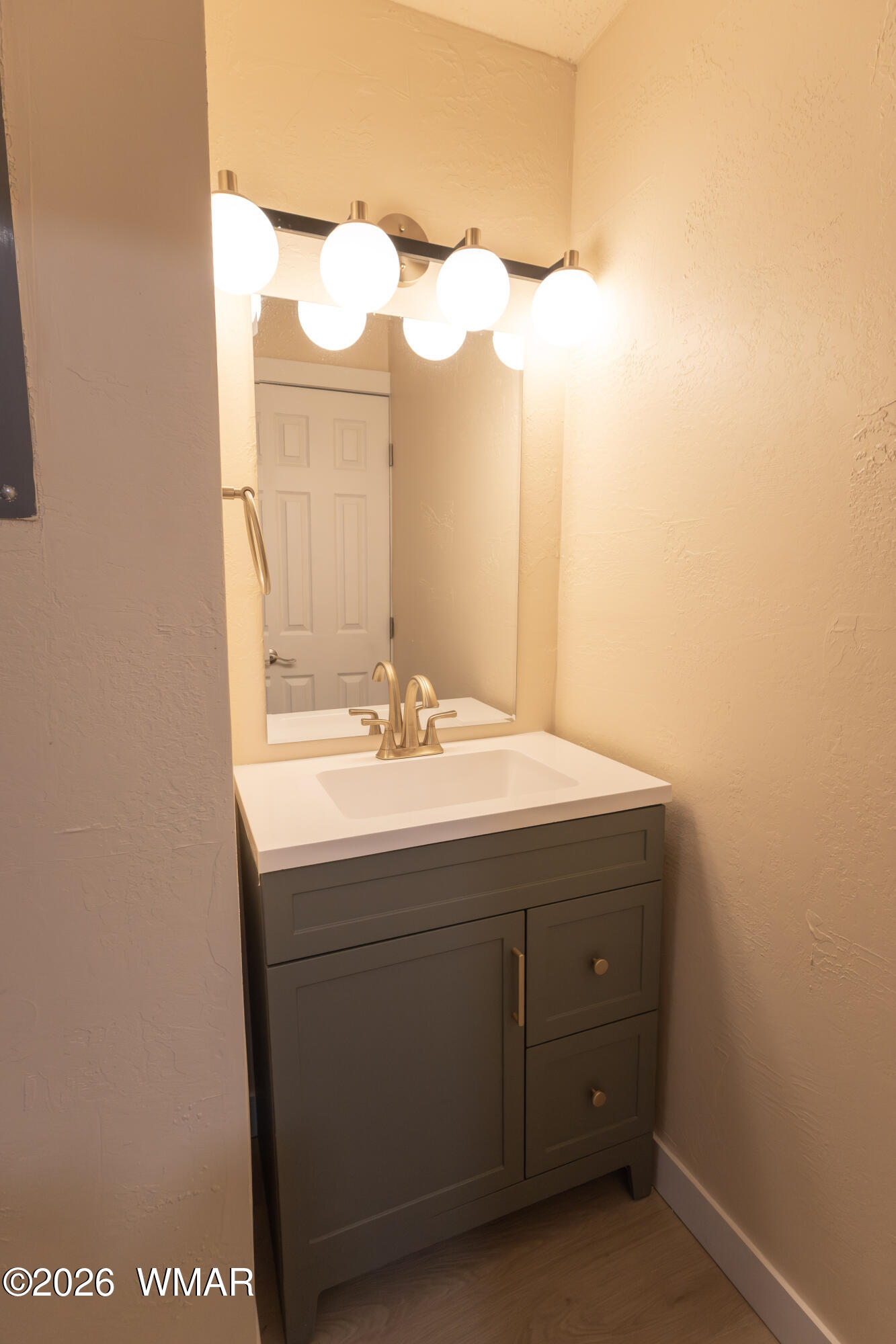 2700 South White Mountain Road Show Low, AZ 85901 - Photo 15 of 27 15-758A3838