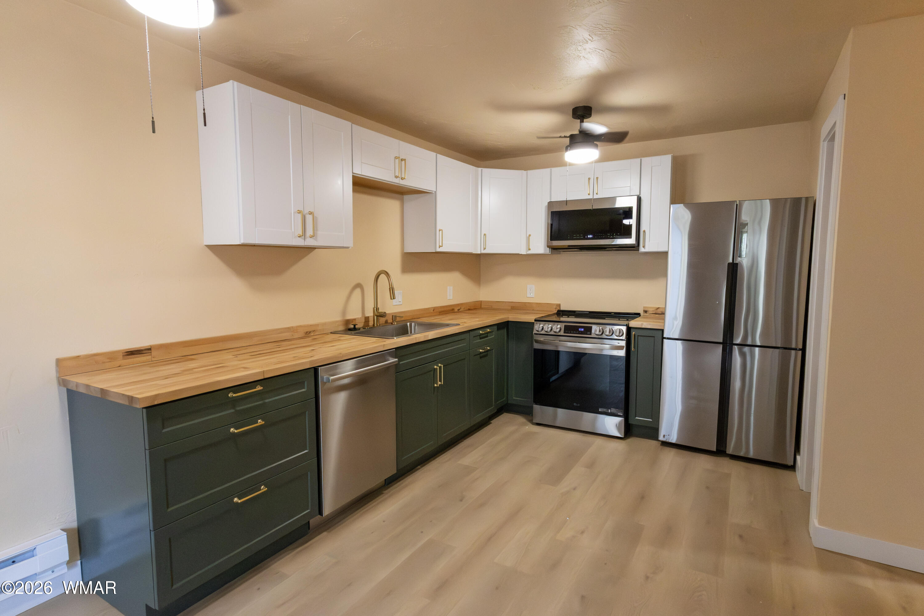 2700 South White Mountain Road Show Low, AZ 85901 - Photo 7 of 27 7-758A3824