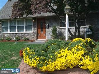 2850 Norcom Road Philadelphia, PA 19154 - Photo 1 of 12 Exterior Front