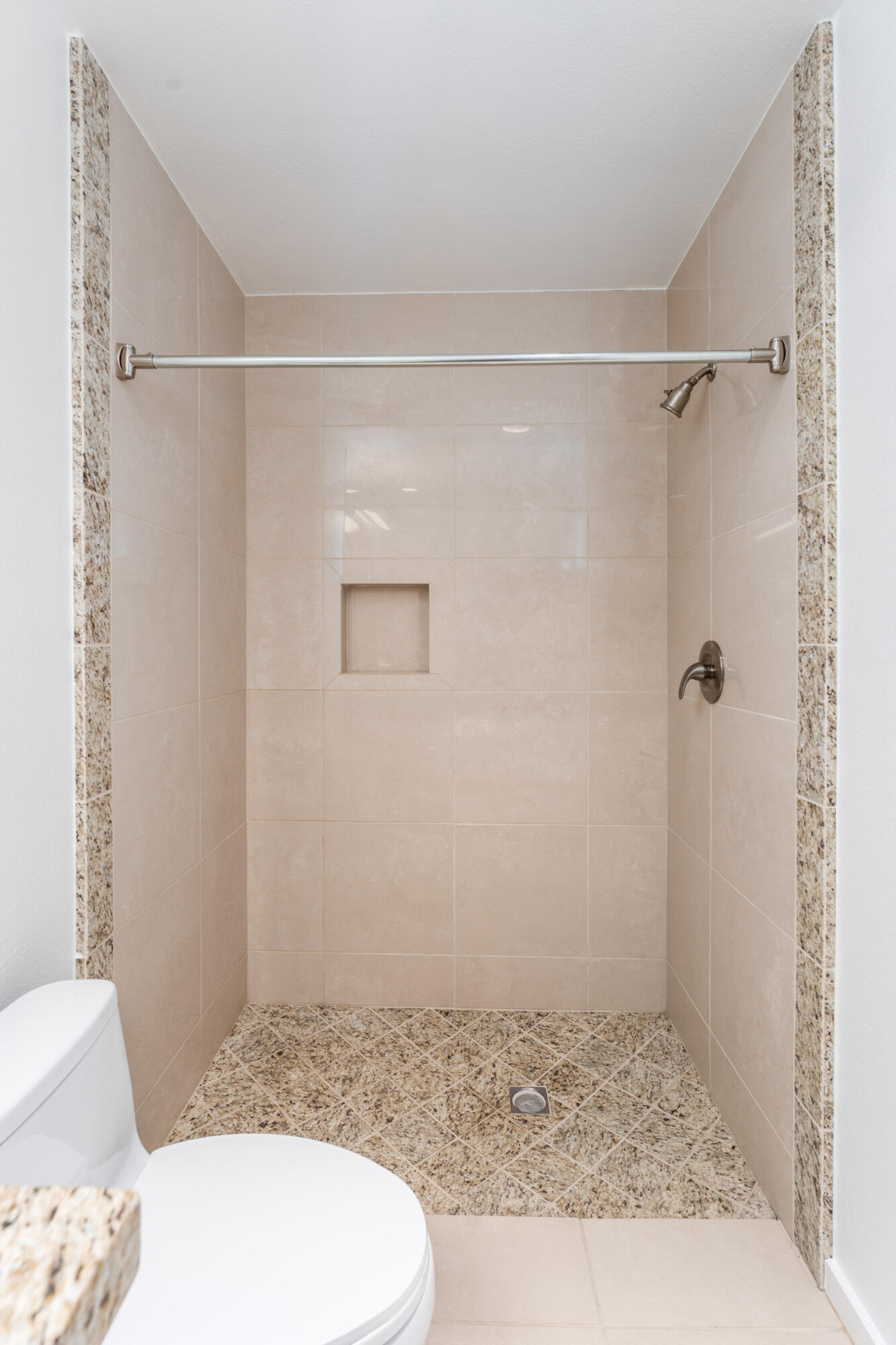 1111 East Ramon Road, Unit 29 Palm Springs, CA 92264 - Photo 17 of 39 No Step Entry Shower