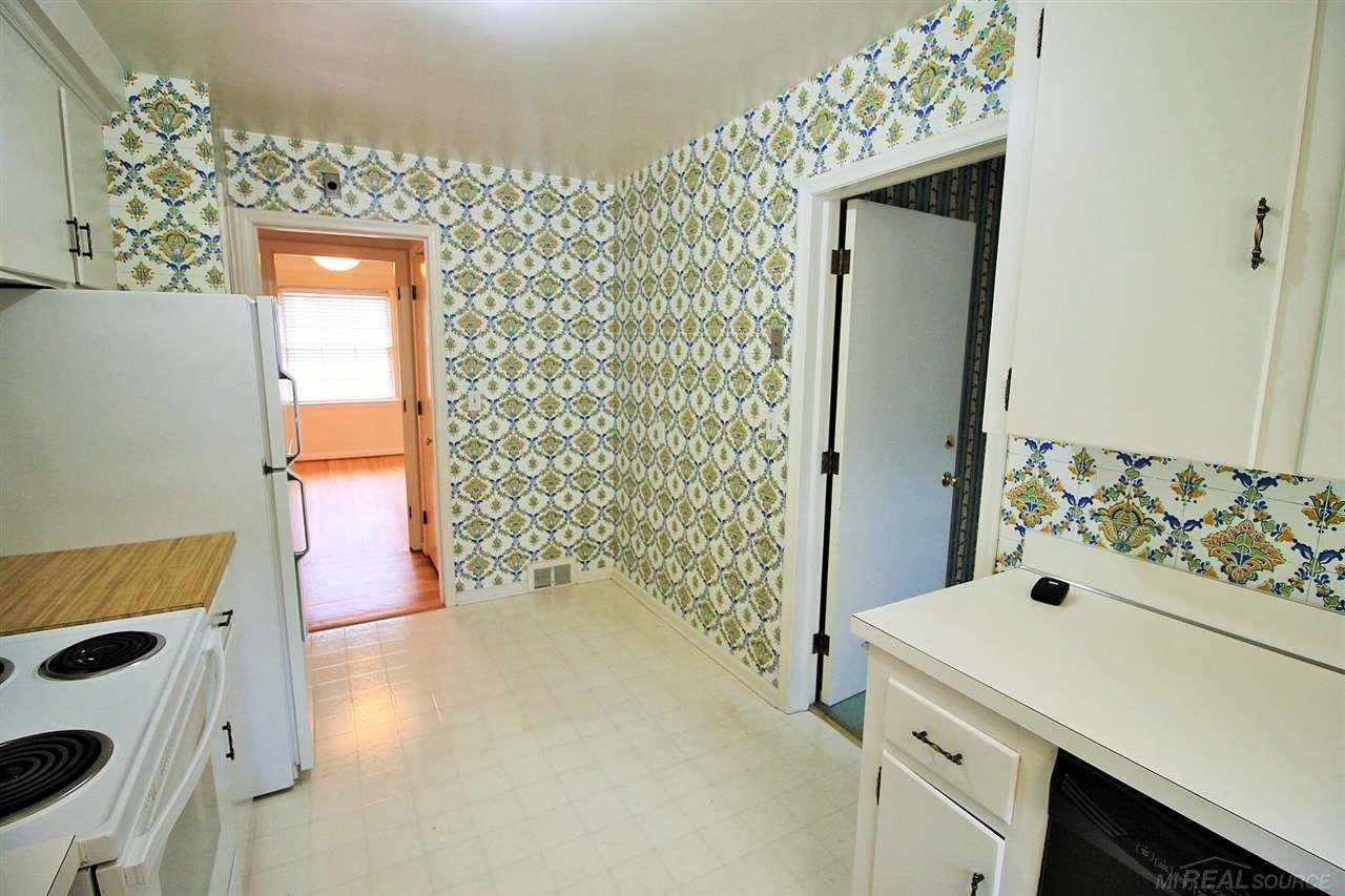 960-962 Trombley Road Grosse Pointe, MI 48230 - Photo 14 of 35 31340828-13.JPG
