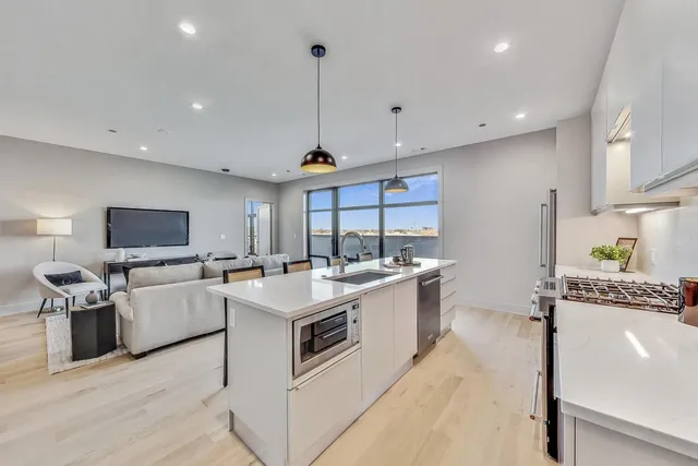 $799,000 | 1317 North Western Avenue, Unit 504, Chicago, IL 60622