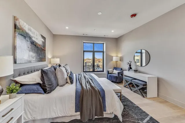 $799,000 | 1317 North Western Avenue, Unit 504, Chicago, IL 60622