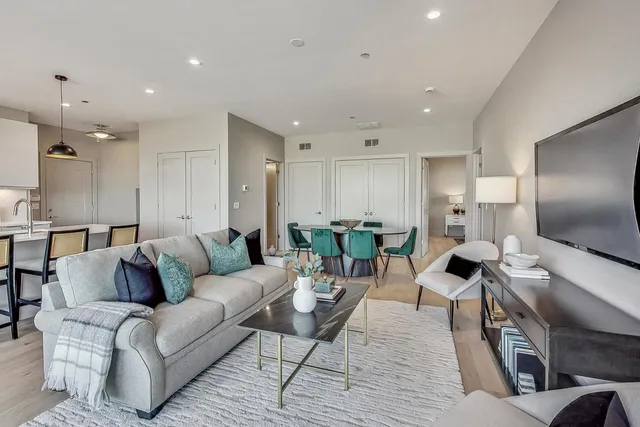 $799,000 | 1317 North Western Avenue, Unit 504, Chicago, IL 60622