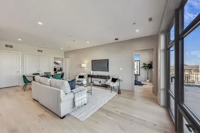 $799,000 | 1317 North Western Avenue, Unit 504, Chicago, IL 60622