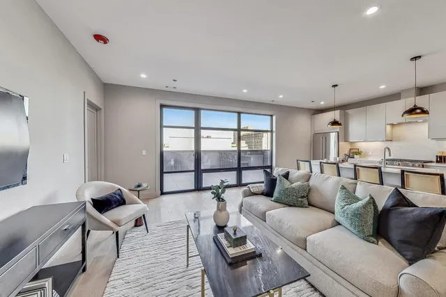 $799,000 | 1317 North Western Avenue, Unit 504, Chicago, IL 60622