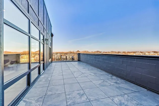 $799,000 | 1317 North Western Avenue, Unit 504, Chicago, IL 60622