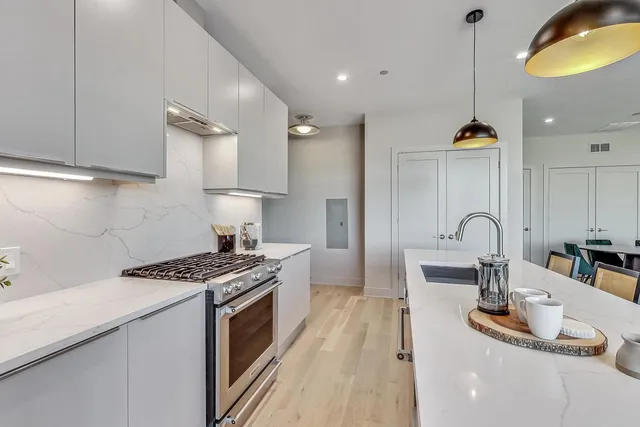 $799,000 | 1317 North Western Avenue, Unit 504, Chicago, IL 60622