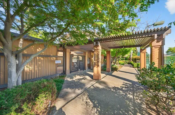 $347,900 | 6260 North Palm Avenue, Unit 110, Fresno, CA 93704