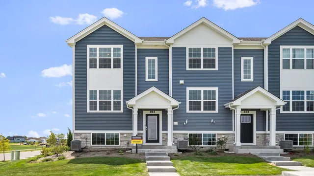 $330,990 | 911 Briar Gln Court, Hampshire, IL 60140