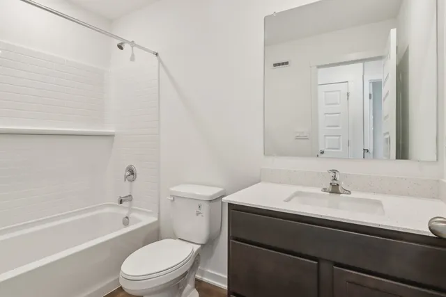 $330,990 | 911 Briar Gln Court, Hampshire, IL 60140