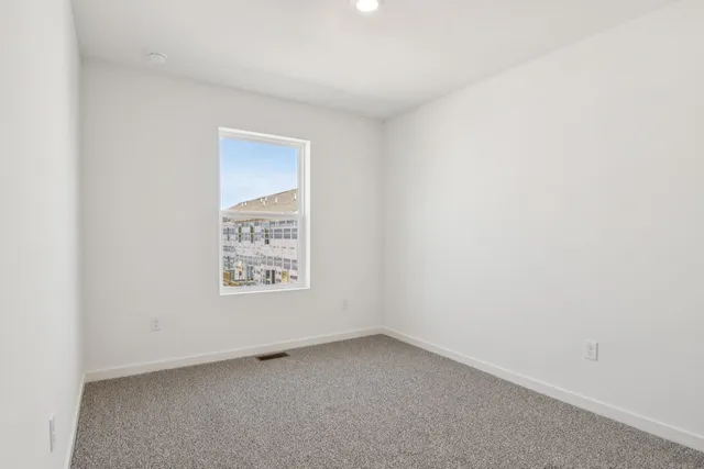 $330,990 | 911 Briar Gln Court, Hampshire, IL 60140