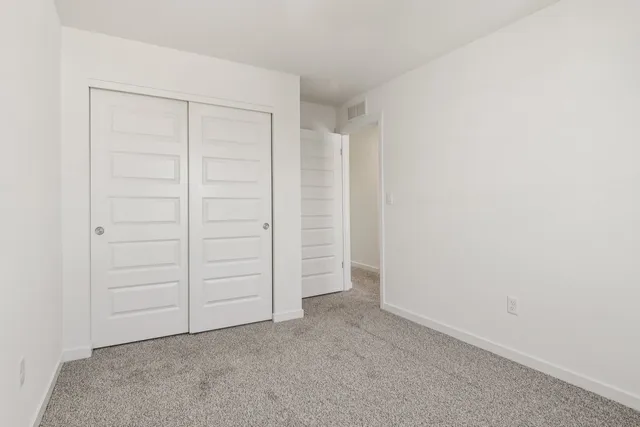 $330,990 | 911 Briar Gln Court, Hampshire, IL 60140