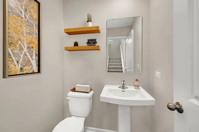 $330,990 | 911 Briar Gln Court, Hampshire, IL 60140